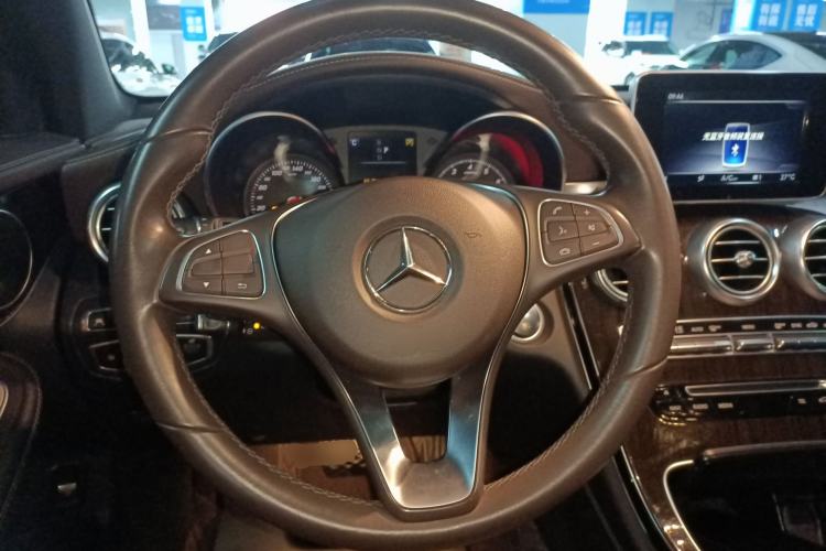 Used Mercedes-Benz GLC 2019 Facelift GLC 260 L 4MATIC Luxury Model
