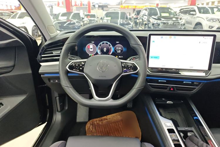 Used Volkswagen Magotan 2024 300TSI DSG Prestige Edition—A Real Eye-Catcher
