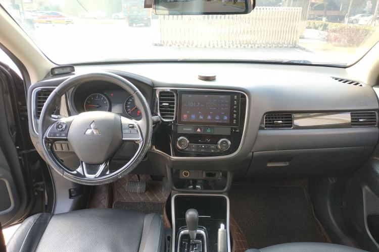 Used Mitsubishi Outlander 2018 2.0L Two-Wheel Drive Glory Edition 5 Seats