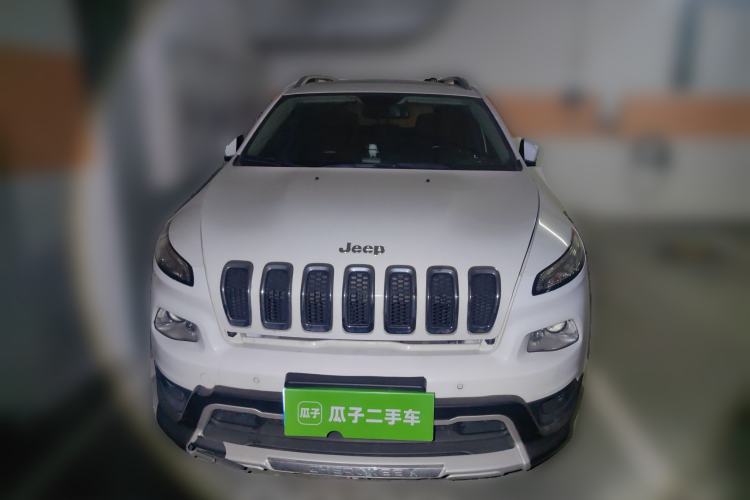 Used  Cherokee 2016 2.4L Leading Smart Version
