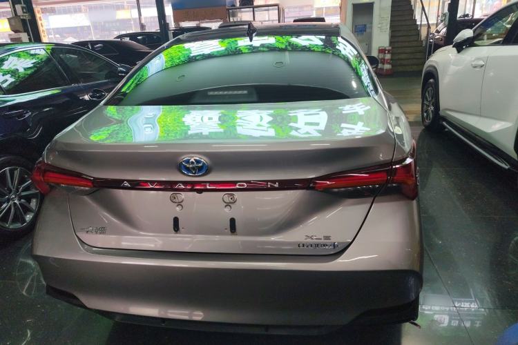 Used Toyota Avalon 2019 Dual-Engine 2.5L XLE Prestige Version China VI Standard