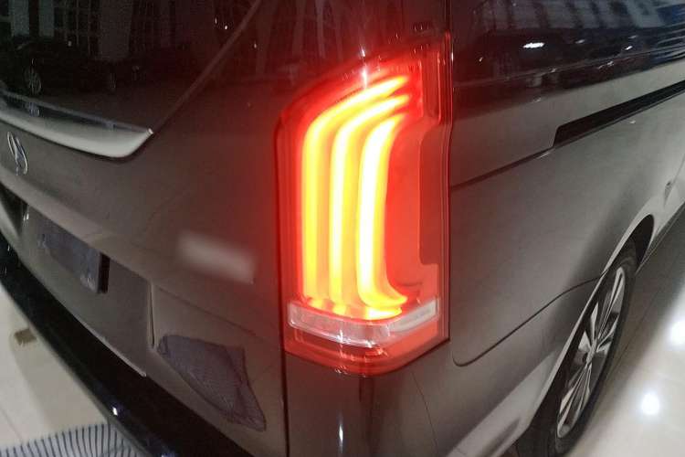 Used Mercedes-Benz V-Class 2018 V 260 Avantgarde Edition China VI
