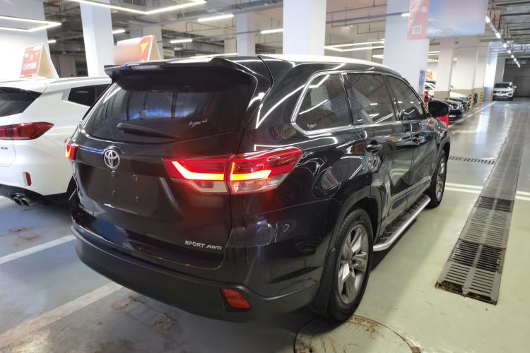 Used Toyota Highlander 2018 2.0T Four-Wheel Drive Luxury Edition 7 Seats China V Emission Standard