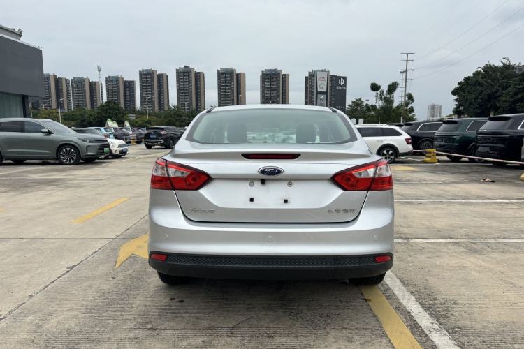 Used Ford Focus 2012 Sedan 1.6L Automatic Fashion Edition
