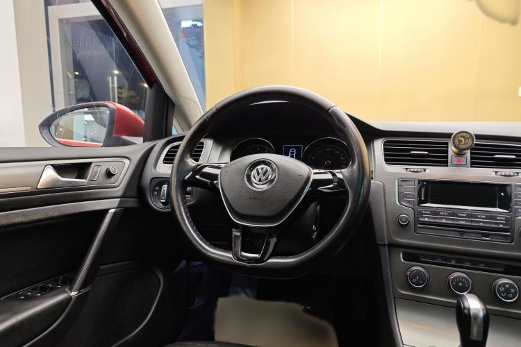 Used Volkswagen Golf 2015 1.6L Automatic Comfort Model
