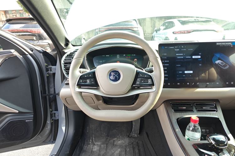 Used BYD Han 2025 EV with 701 km of Laser Radar-Enabled Intelligent Driving