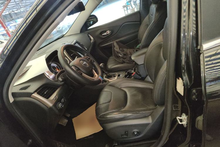 Used  Cherokee 2017 2.0L Superior Edition
