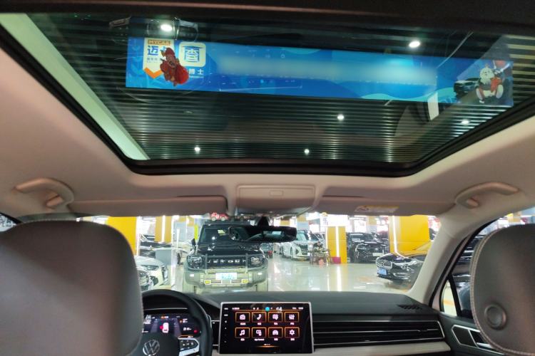 Used Volkswagen Tiguan L 2024 Outstanding Model 330TSI Automatic Two-Wheel Drive R-Line Dragon Glory Edition
