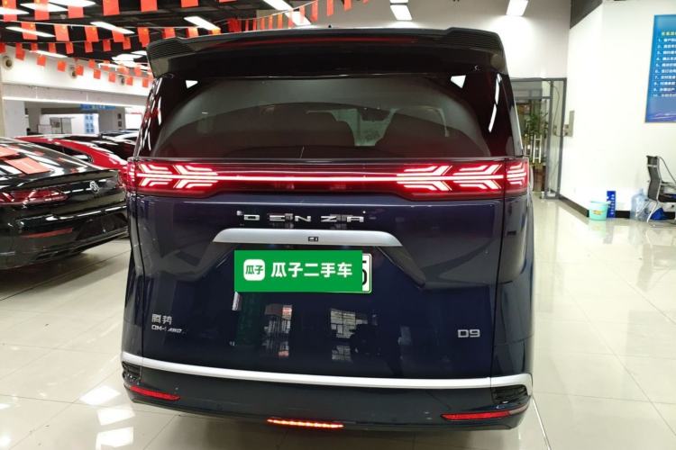 Used Denza D9 2022 DM-i 970 Four-Wheel Drive Prestige Model
