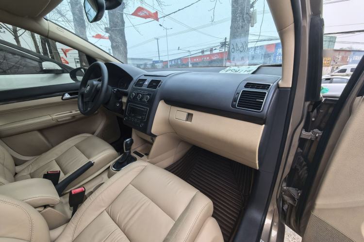 Used Volkswagen Touran 2015 1.4T DSG Comfort Edition 5 Seats
