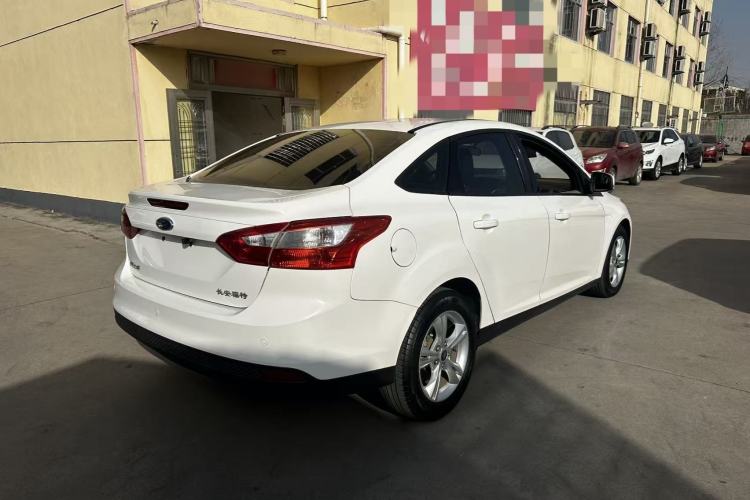 Used Ford Focus 2012 Sedan 1.6L Automatic Fashion Edition
