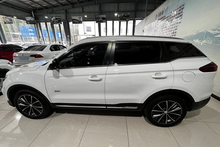 Used Geely Auto Emgrand X7 Sport 2018 1.8TD Automatic Two-Wheel Drive ZhiZun Model with 4G Connectivity
