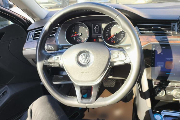 Used Volkswagen Magotan 2018 Facelift 330TSI DSG Luxury Model