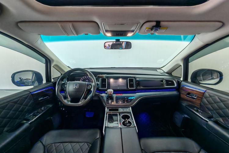 Used Honda Elysion 2016 2.4L Style Edition
