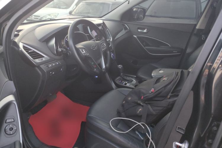 Used Hyundai Santa Fe 2015 2.0T Automatic All-Wheel Drive Smart Version 5 Seats