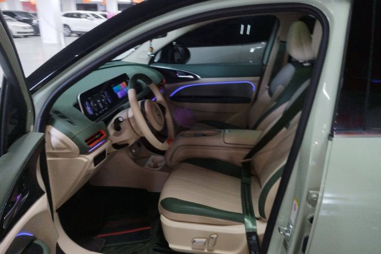 Used ORA Good Cat 2023 401 km Standard Range Premium Version Lithium Iron Phosphate
