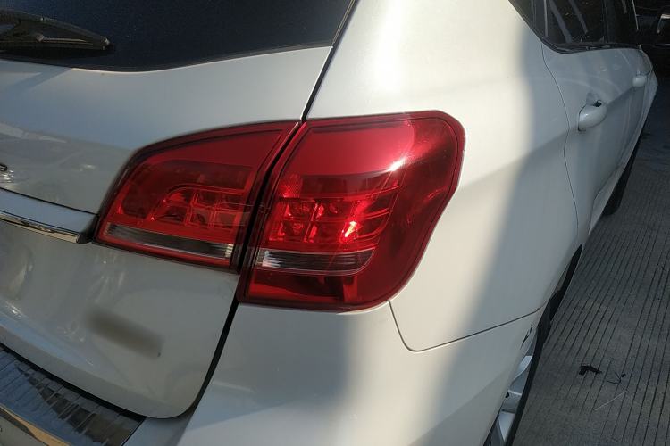 Used Haval H2 2017 Red-Label 1.5T Manual Two-Wheel Drive Comfort Model
