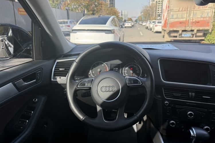 Used Audi Q5 2018 Collector's Edition 40 TFSI Technology Model
