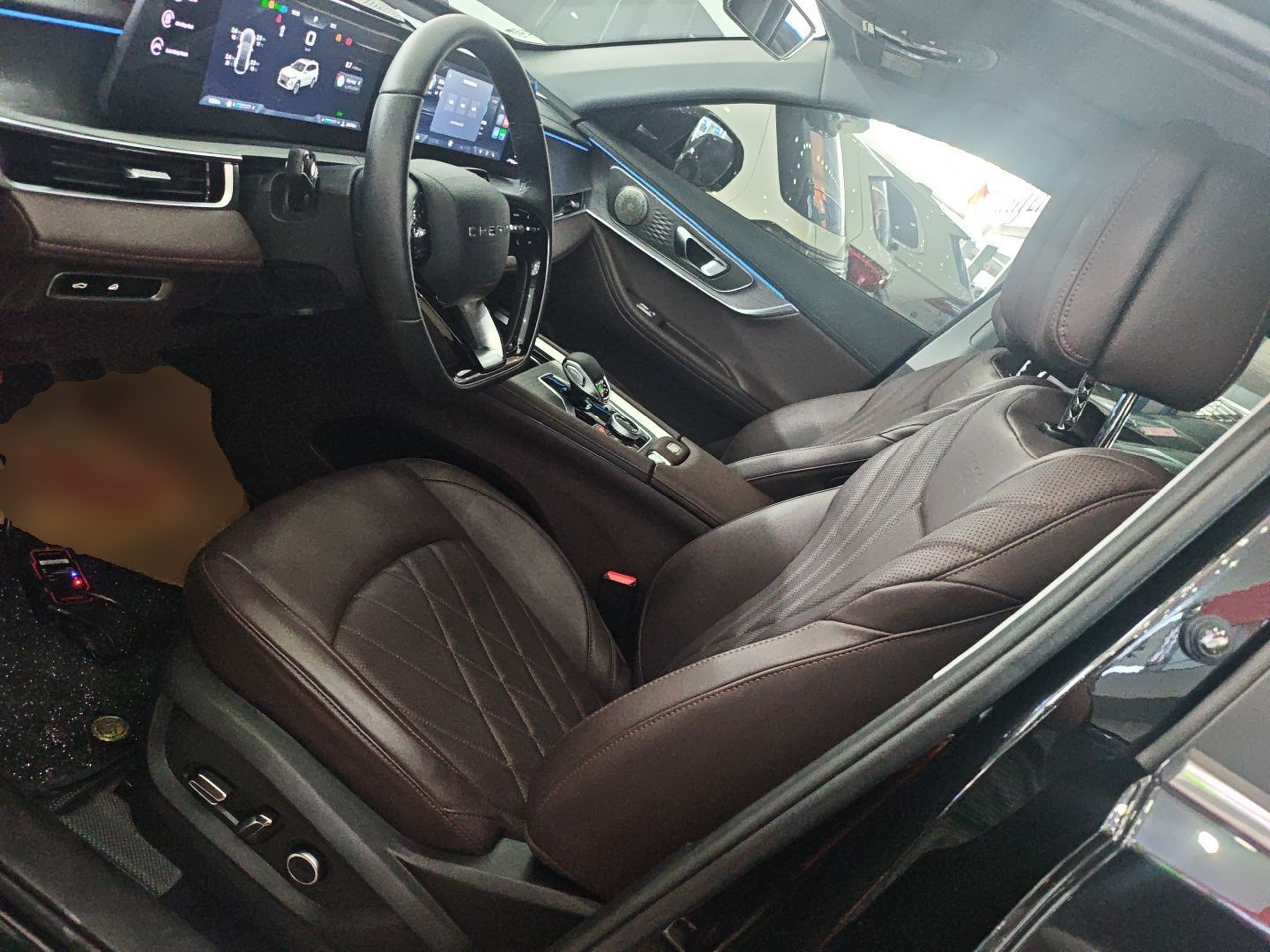 المقاعد الأمامية داخل السيارة