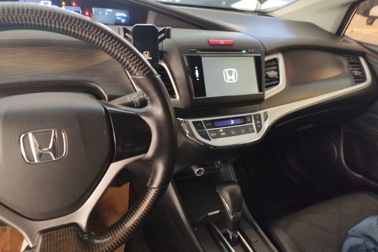 Used Honda Jade 2013 1.8L automatic Comfort version 5 seats
