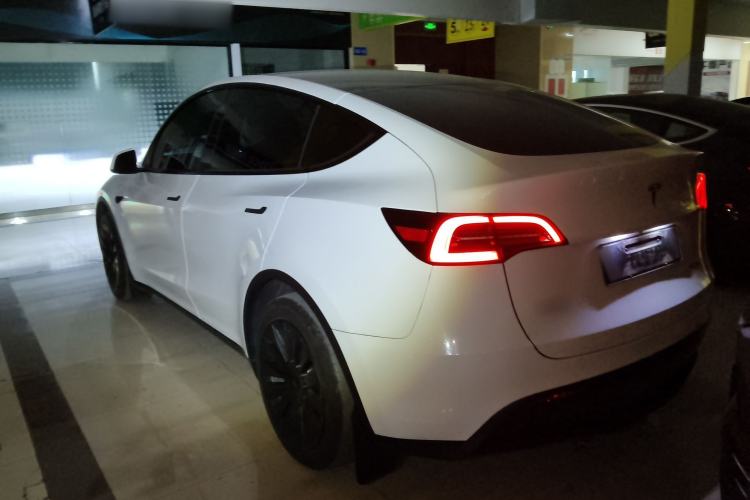 Used Tesla Model Y 2023 Rear-Wheel-Drive Version
