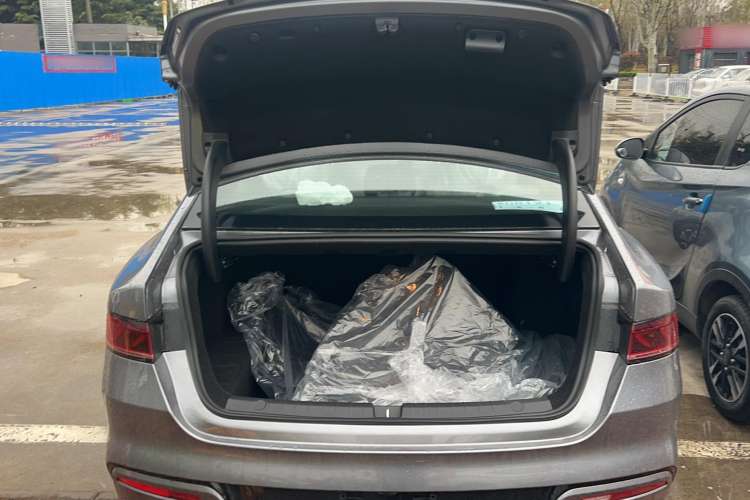 Used BYD Qin PLUS 2024 HONOR Edition DM-i 55KM Leading Model
