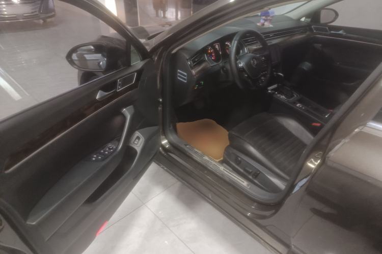 Used Volkswagen Magotan 2017 330TSI DSG Luxury Model