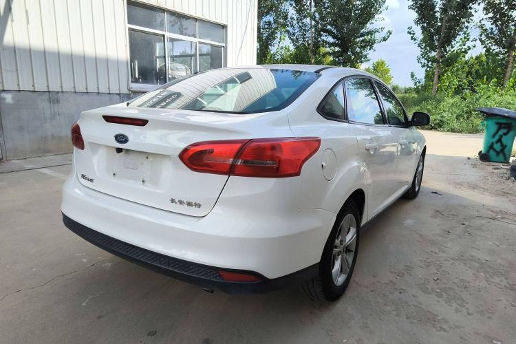 Used Ford Focus 2015 Sedan 1.6L Automatic Comfort Model
