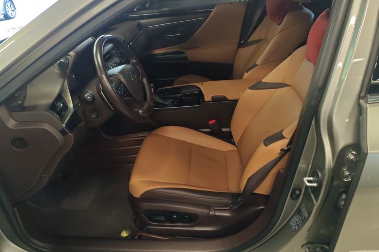 Used Lexus ES 2020 200 Excellence Edition
