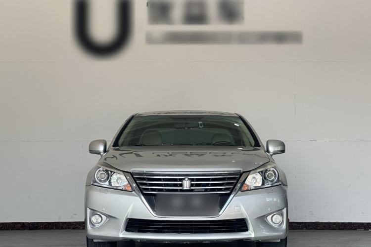 Used Toyota Crown 2012 2.5L Royal Leather Edition
