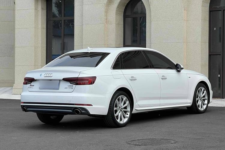 Used Audi A4L 2018 30th Anniversary Edition 40 TFSI Fashion Model
