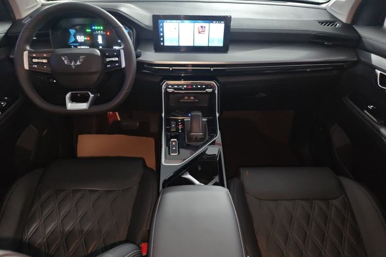 Used Wuling Asta 2022 2.0L DHT Electric-Speed Version
