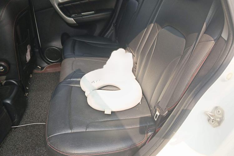 Used Haval H6 2015 Upgraded Model 1.5T Manual Two-Wheel Drive Elite Version
