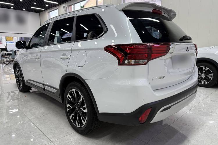 Used Mitsubishi Outlander 2020 2.0L Two-Wheel Drive Enjoyment Version 5 Seats