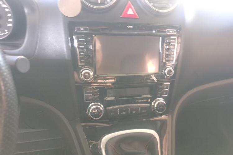 Used Haval H6 2016 Upgraded Model 1.5T Manual Two-Wheel Drive Elite Version
