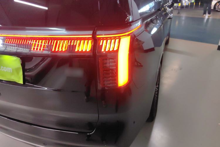 Used Zeekr 009 2024 Six-Seat Executive Version 4WD 140 kWh
