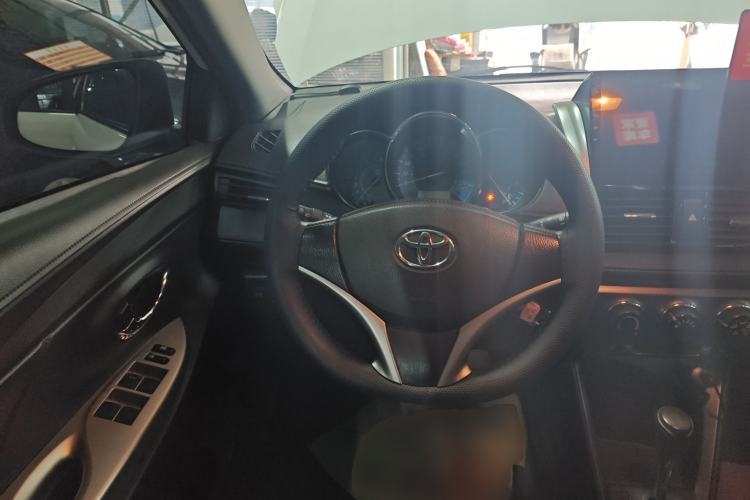 Used Toyota YARiS L 2015 1.5E Automatic Charm Edition
