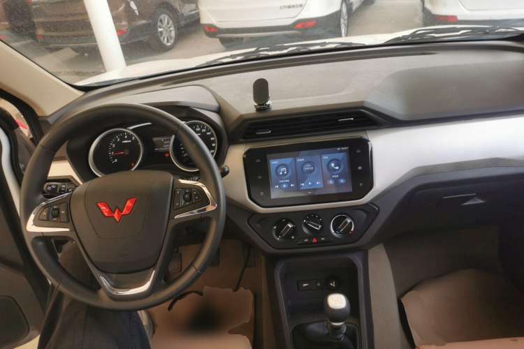 Used Wuling Hongguang 2021 1.5L Facelifted S Comfort Version with Electric Power Steering LAR
