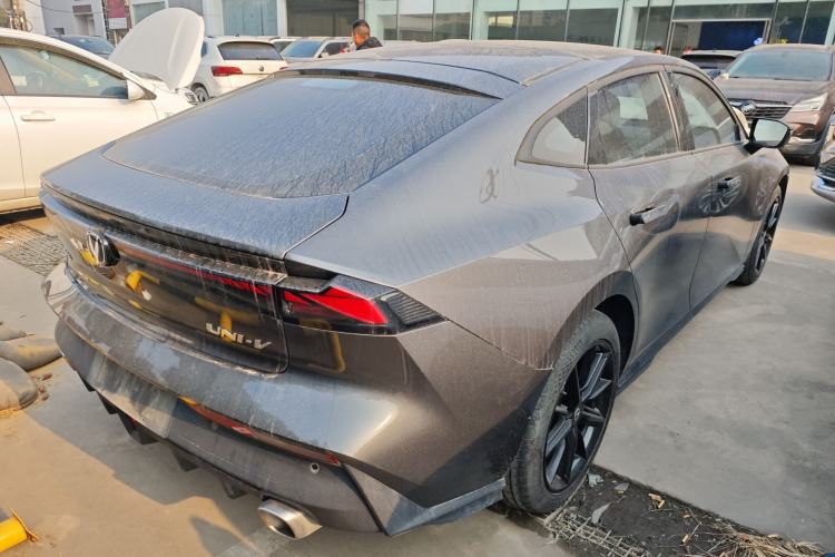 Used Changan UNI-V 2022 1.5T Prestige Version
