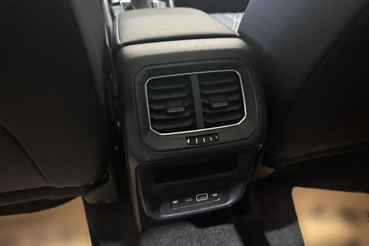 Used Volkswagen Tiguan L 2024 330TSI Automatic Two-Wheel Drive R-Line Enhanced Edition
