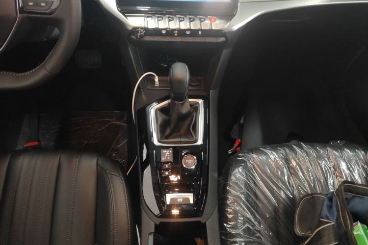 Used Peugeot 408 2022 1.6T Light-Chasing Edition
