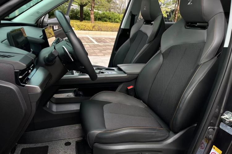 Used Oshan Z6 2023 Blue Whale 1.5T DCT Luxury Model