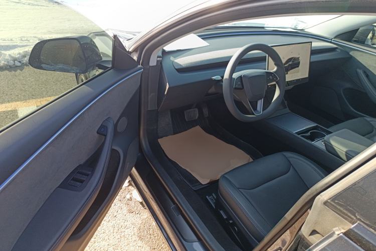 Used Tesla Model 3 2023 Long-Range All-Wheel-Drive Version
