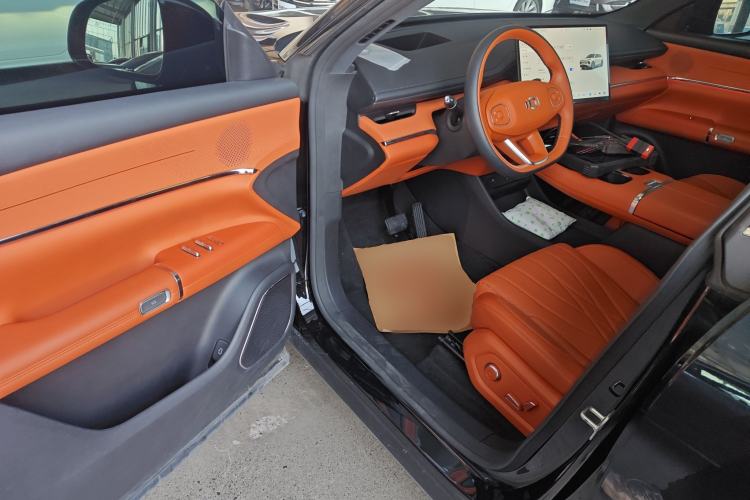 Used  Q07 2025 215 Flagship PLUS