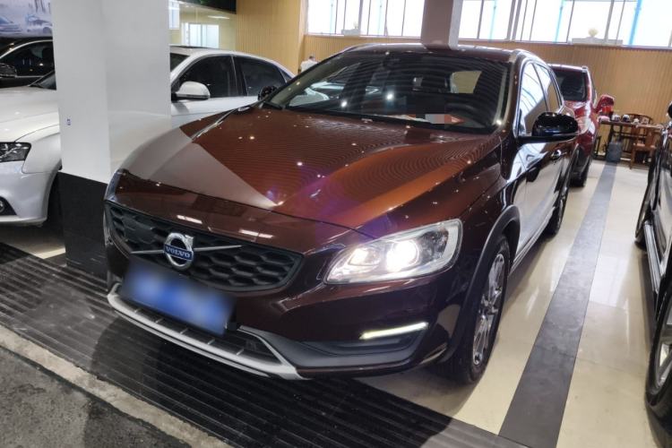 Used Volvo V60 2016 Cross Country T6 AWD