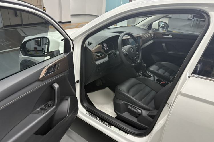 Used Volkswagen Tharu 2019 330TSI Four-Wheel Drive Luxury Edition China VI Standard
