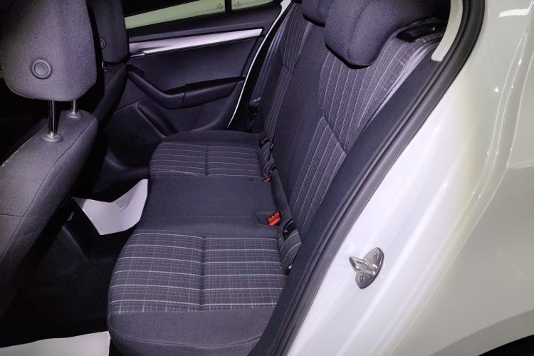 Used Skoda Octavia 2019 1.5L Automatic SmartDrive Comfort Edition China VI Standard
