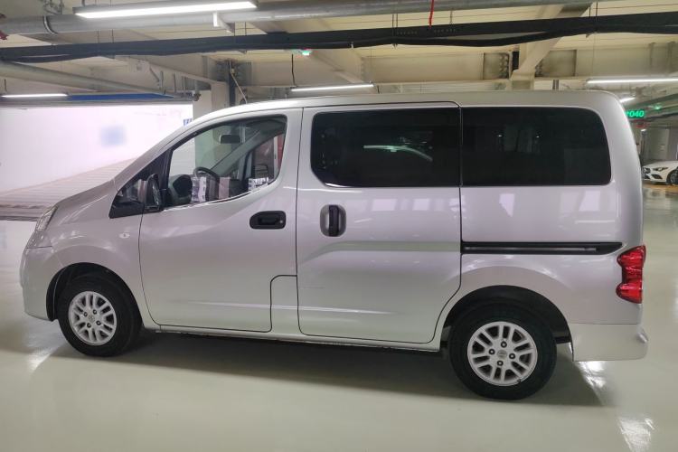 Used Nissan NV200 2014 1.6L CVT Luxury Model China IV Standard