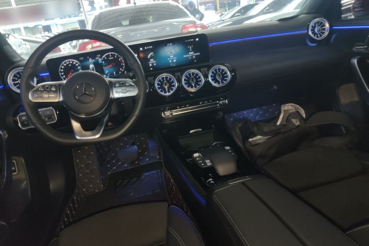 Used Mercedes-Benz A-Class 2022 Revised Version A 200 L Sport Sedan Fashionable Style
