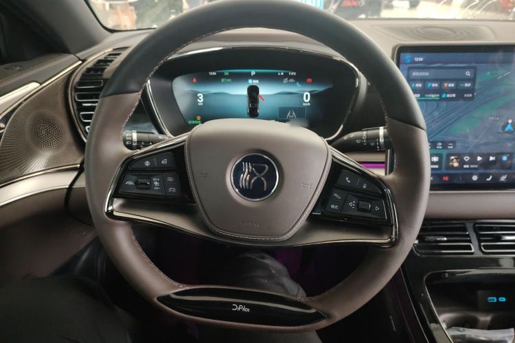 Used BYD Han 2024 EV Glory Edition 605KM Front-Wheel-Drive Premium Model
